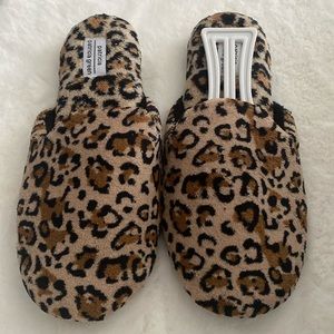 Patricia green cheetah slipper M